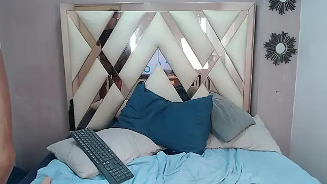 Violett_Salvatore live sex cam