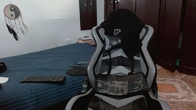 aaron_blug live sex cam