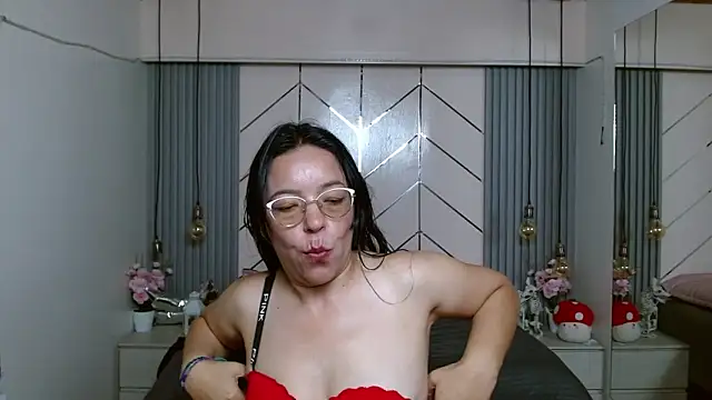 RubyThompson_'s cam snapshot