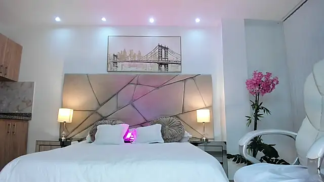 issi_loren's cam snapshot