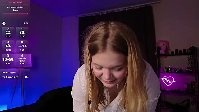 Elioraa's cam snapshot