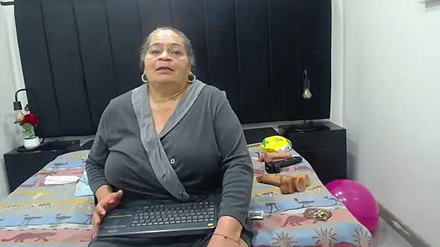 QueenMatturex's cam snapshot