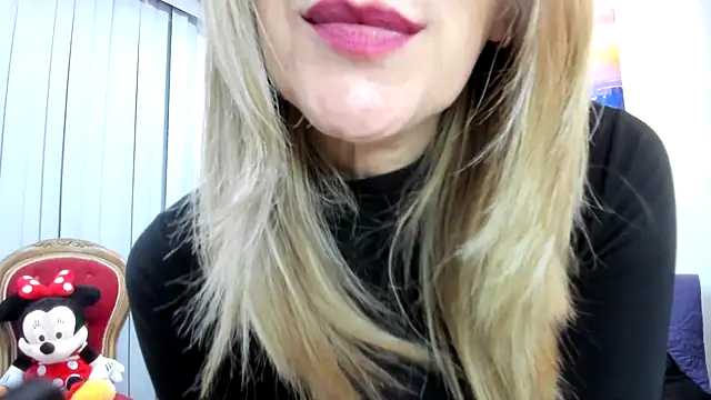 ashleymilf_1's cam snapshot