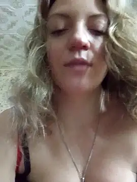 KattyLuuu's cam snapshot