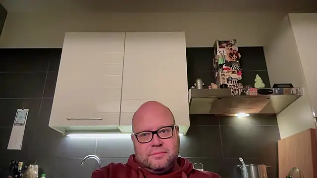 theitalianbear live sex cam