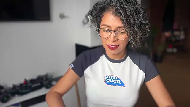 illaroom live sex cam