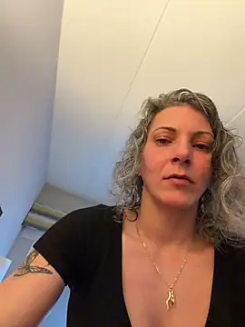 cumguzzler143's cam snapshot