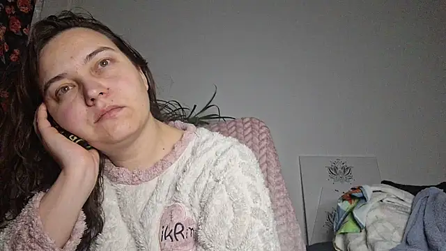 Cyndee_Winter's cam snapshot