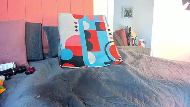 rose_thompson19's cam snapshot