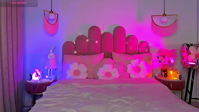 MiaMuse live sex cam