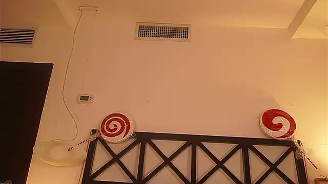 LunaMystyque live sex cam