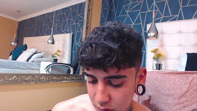 MarkOlsenn live sex cam