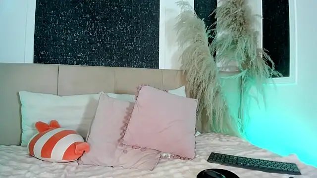 Alaia_Manson's cam snapshot