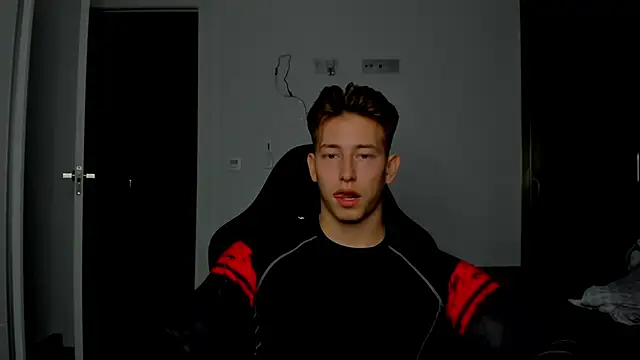 find0m_master's cam snapshot