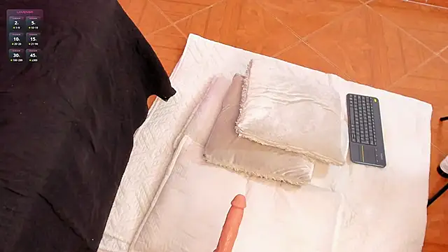 _CurlyGirl_'s cam snapshot