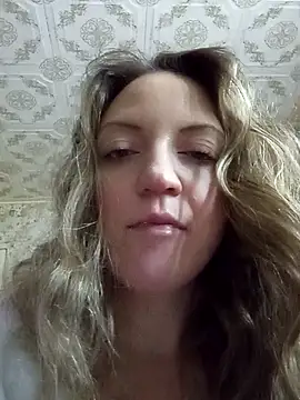 KattyLuuu's cam snapshot