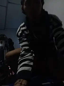 Tattoboy19cm's cam snapshot