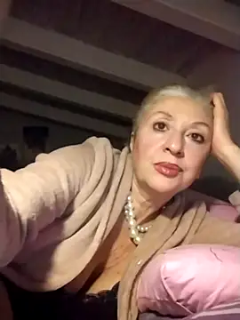 divinaerotica's cam snapshot