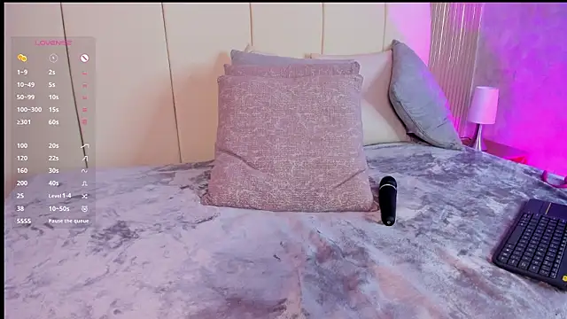 Ivana_Hall's cam snapshot