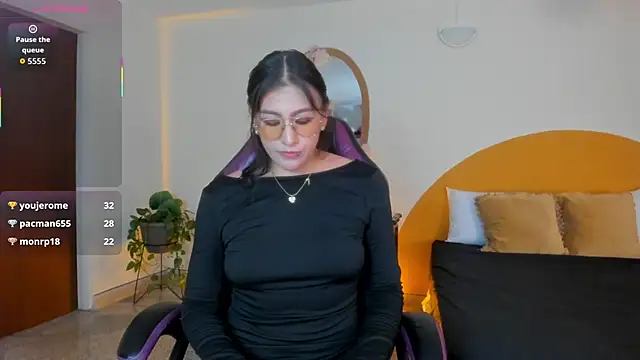 liaa_moretti_'s cam snapshot