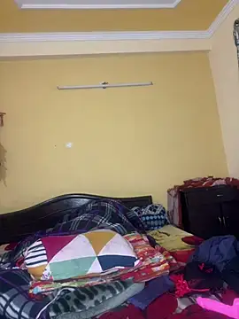 CUTI-NAINA live sex cam