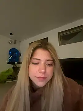 MelliMoon live sex cam