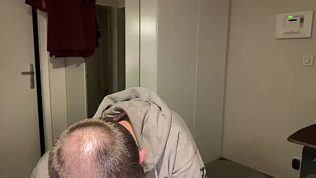 FABIOGLASSES live sex cam