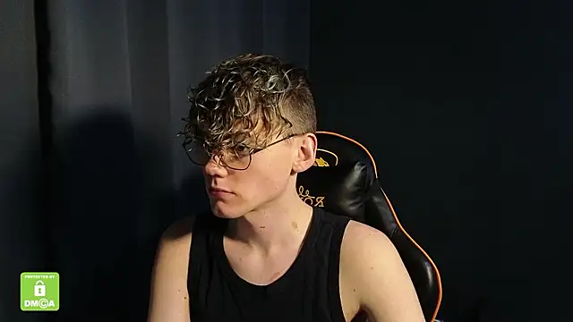 Keytaro live sex cam