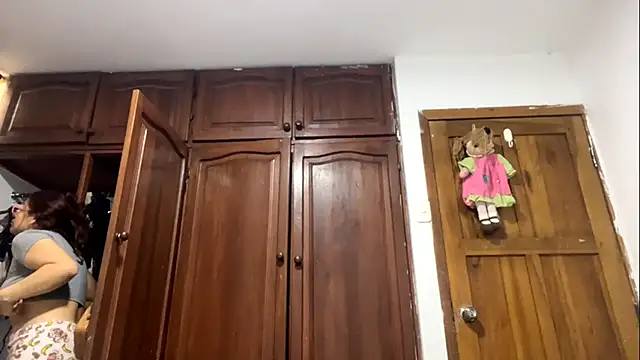 AlvertaCong's cam snapshot