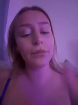 UKLillie's cam snapshot