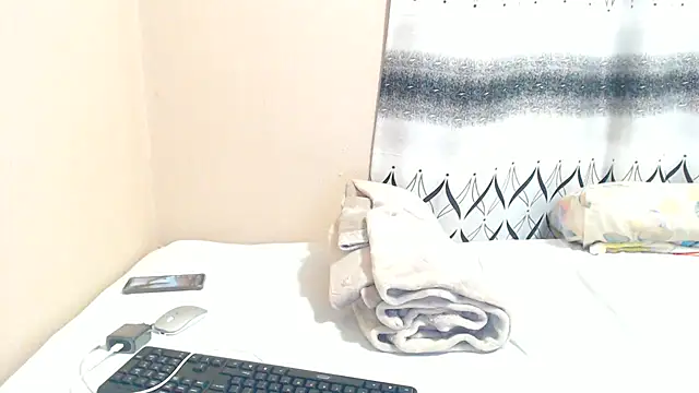 HotSmallTits's cam snapshot