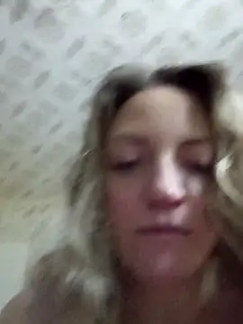 KattyLuuu's cam snapshot