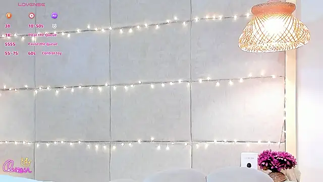 VioletHilton's cam snapshot