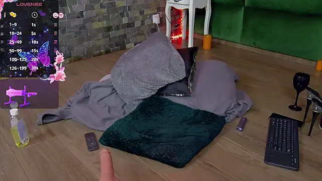 SelenSummer's cam snapshot