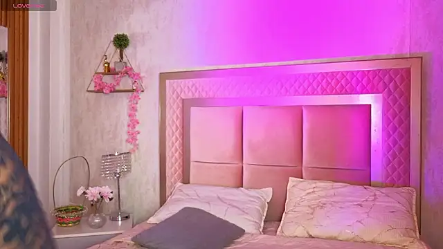 AlanaOdison's cam snapshot