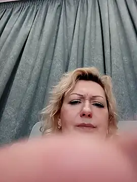 EmilyFanks's cam snapshot