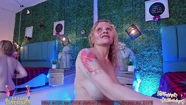 Evangelyne_rose's cam snapshot