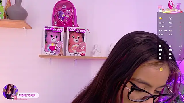 emily_bank's cam snapshot