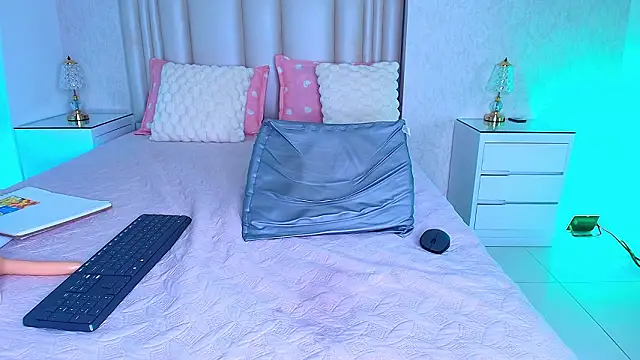 alanarose18's cam snapshot