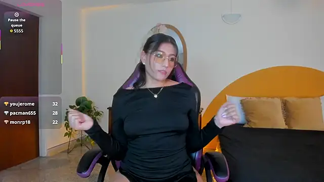 liaa_moretti_'s cam snapshot