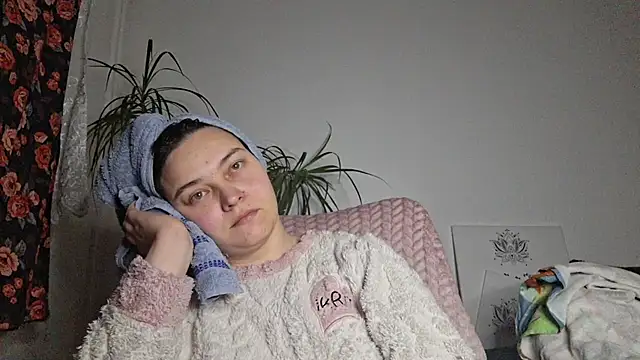 Cyndee_Winter's cam snapshot