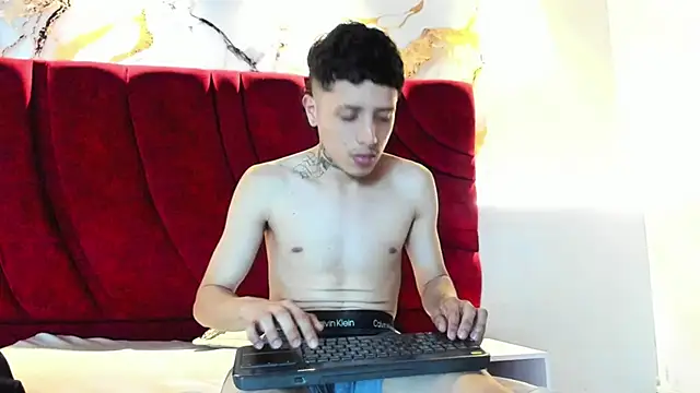 ESTEBAN_2102's cam snapshot