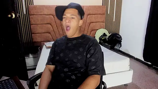 MATHY_ROBERT live sex cam