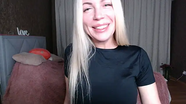 LuissaMilff's cam snapshot