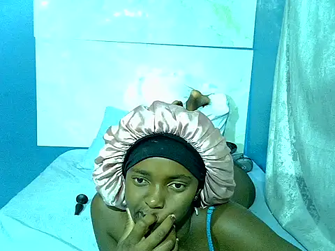 ShyNaughtyBabe's cam snapshot