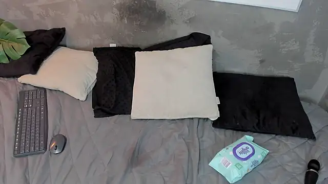 MiaNyxara_dh's cam snapshot