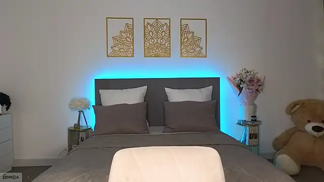 adele_armass's cam snapshot