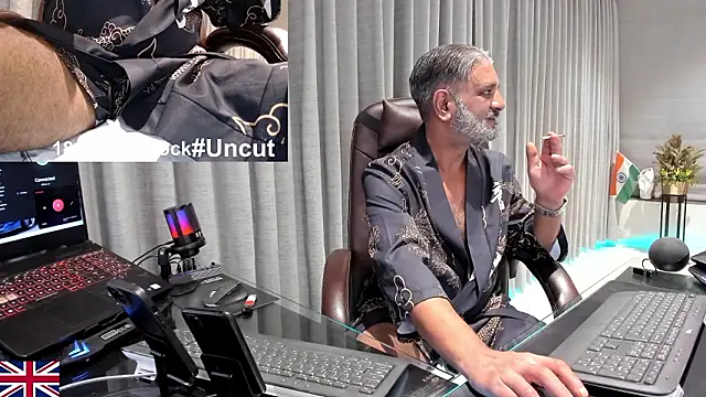 OnlineBossUK live sex cam