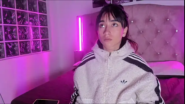 Alahia_rosee's cam snapshot