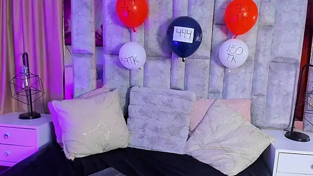 thyara_noa's cam snapshot